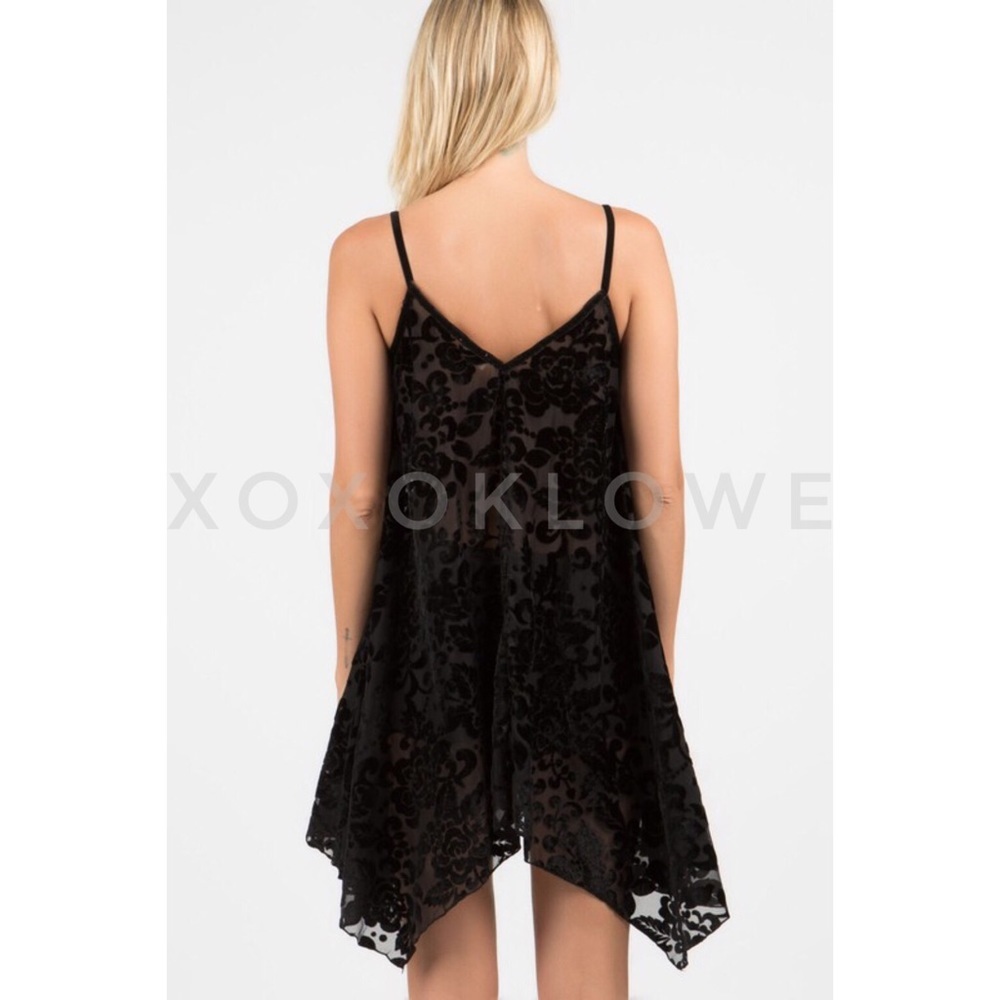 POL Black Velvet Floral Burnout Tunic Top Dress - Picture 9 of 9